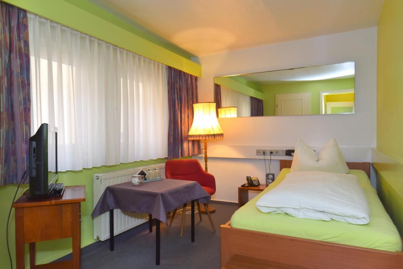 Hotel Goldene Sonne อาร์นชตัดท์ ภายนอก รูปภาพ