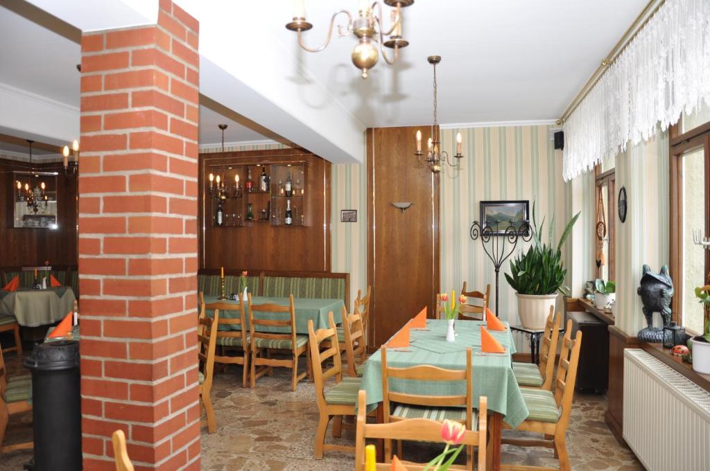 Hotel Goldene Sonne อาร์นชตัดท์ ภายนอก รูปภาพ